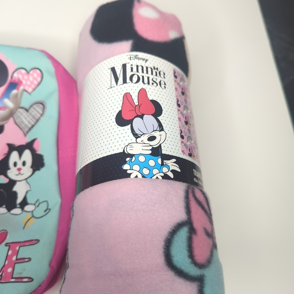 Disney Minnie Mouse Travel Blanket 40" x 50" With Mini Mouse Back Pack - Picture 7 of 11